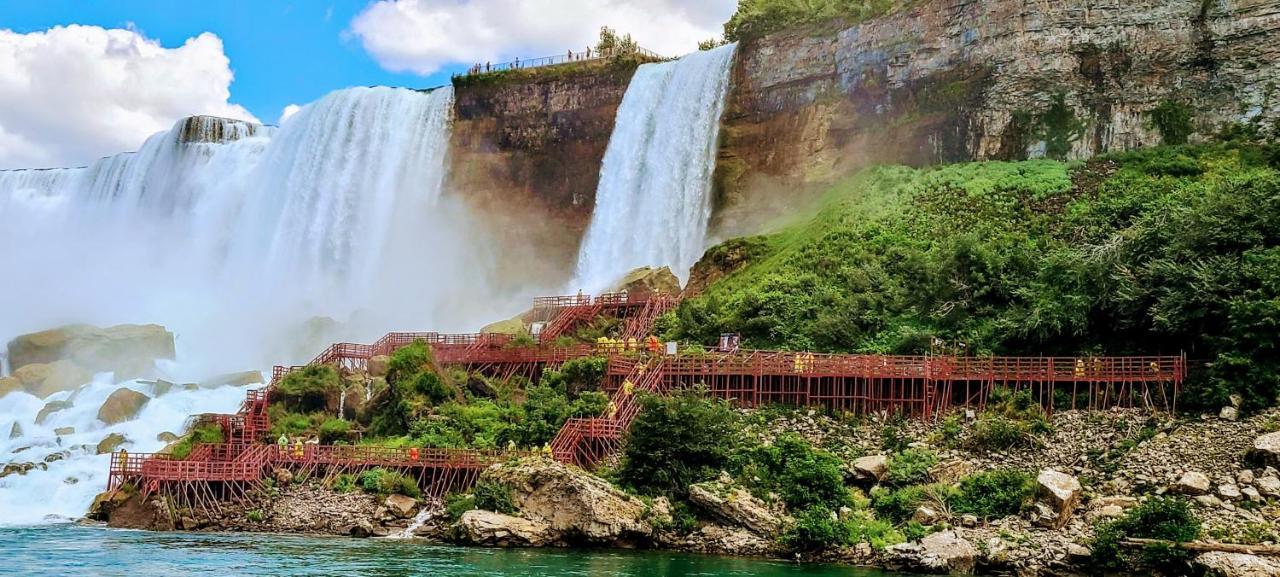 Hotel Wyndham Garden At Niagara Falls Exterior foto